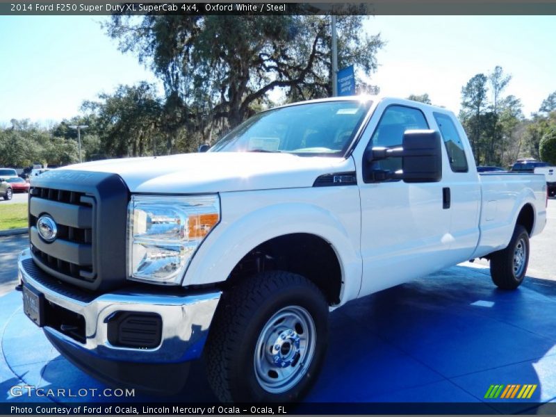 Front 3/4 View of 2014 F250 Super Duty XL SuperCab 4x4