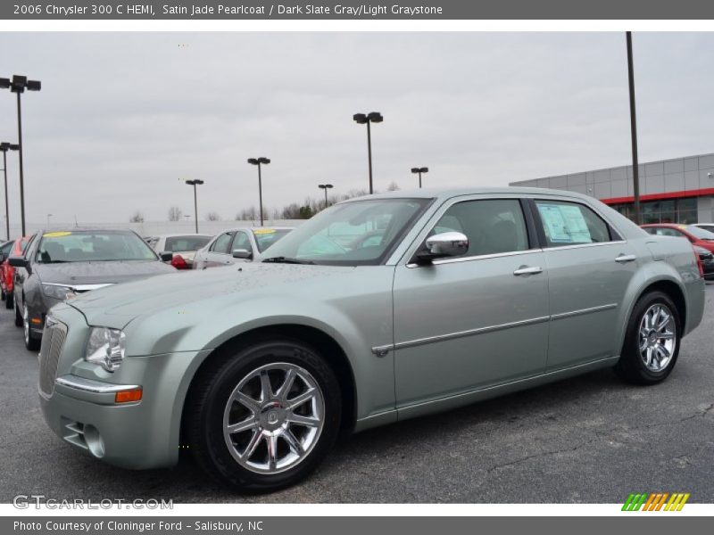 Front 3/4 View of 2006 300 C HEMI