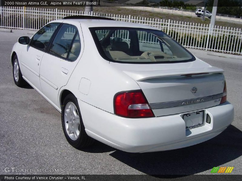 Alpine White Pearl / Blond 2000 Nissan Altima GLE