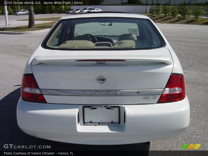 Alpine White Pearl / Blond 2000 Nissan Altima GLE