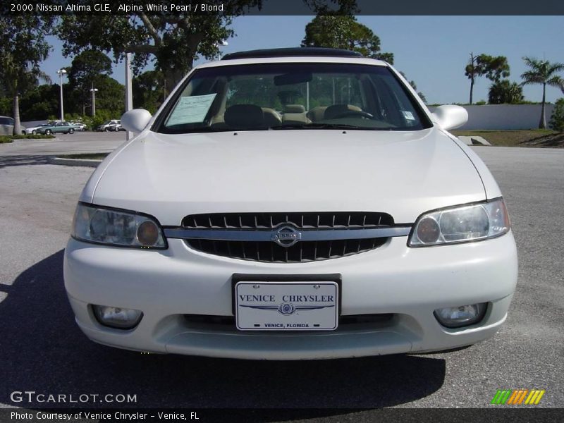 Alpine White Pearl / Blond 2000 Nissan Altima GLE