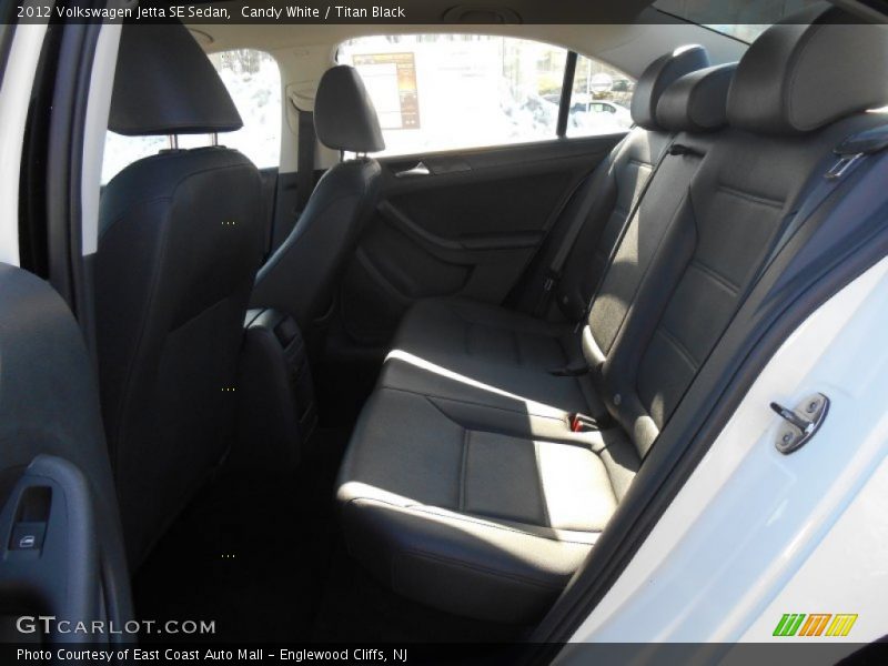 Candy White / Titan Black 2012 Volkswagen Jetta SE Sedan