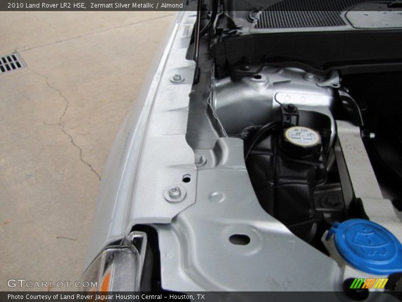 Zermatt Silver Metallic / Almond 2010 Land Rover LR2 HSE