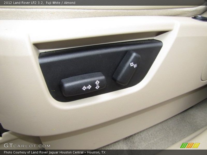 Fuji White / Almond 2012 Land Rover LR2 3.2