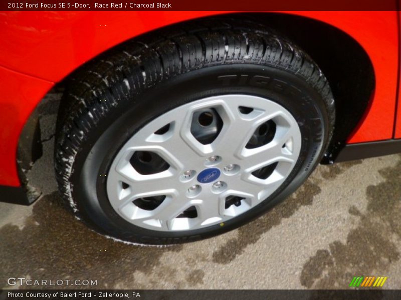 Race Red / Charcoal Black 2012 Ford Focus SE 5-Door