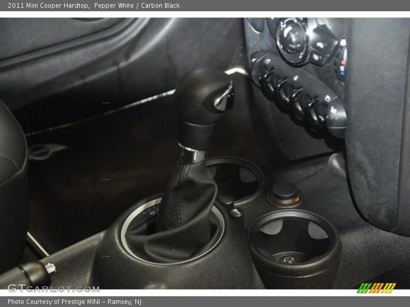 Pepper White / Carbon Black 2011 Mini Cooper Hardtop