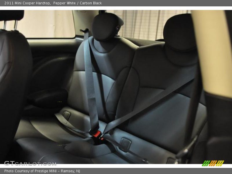 Pepper White / Carbon Black 2011 Mini Cooper Hardtop