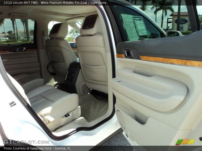White Platinum Metallic Tri-Coat / Light Stone 2010 Lincoln MKT FWD