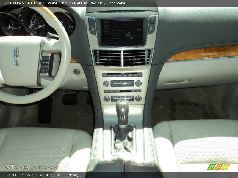 White Platinum Metallic Tri-Coat / Light Stone 2010 Lincoln MKT FWD