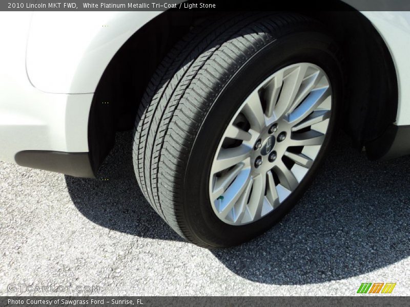 White Platinum Metallic Tri-Coat / Light Stone 2010 Lincoln MKT FWD