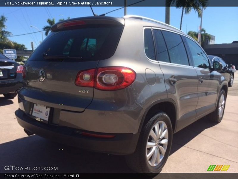 Alpine Gray Metallic / Sandstone 2011 Volkswagen Tiguan SE
