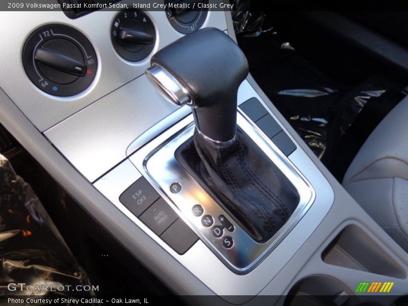 Island Grey Metallic / Classic Grey 2009 Volkswagen Passat Komfort Sedan