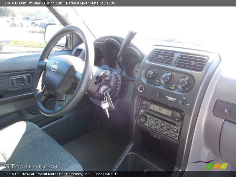 Radiant Silver Metallic / Gray 2004 Nissan Frontier XE King Cab