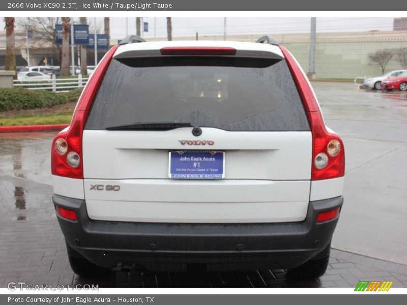 Ice White / Taupe/Light Taupe 2006 Volvo XC90 2.5T