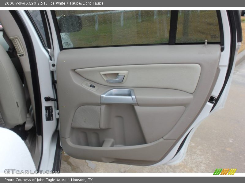 Ice White / Taupe/Light Taupe 2006 Volvo XC90 2.5T