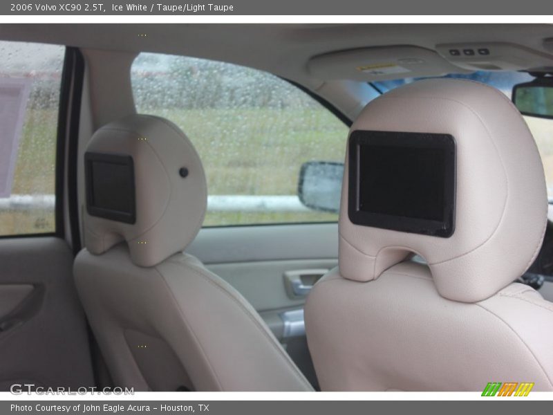 Ice White / Taupe/Light Taupe 2006 Volvo XC90 2.5T
