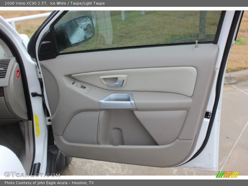 Ice White / Taupe/Light Taupe 2006 Volvo XC90 2.5T