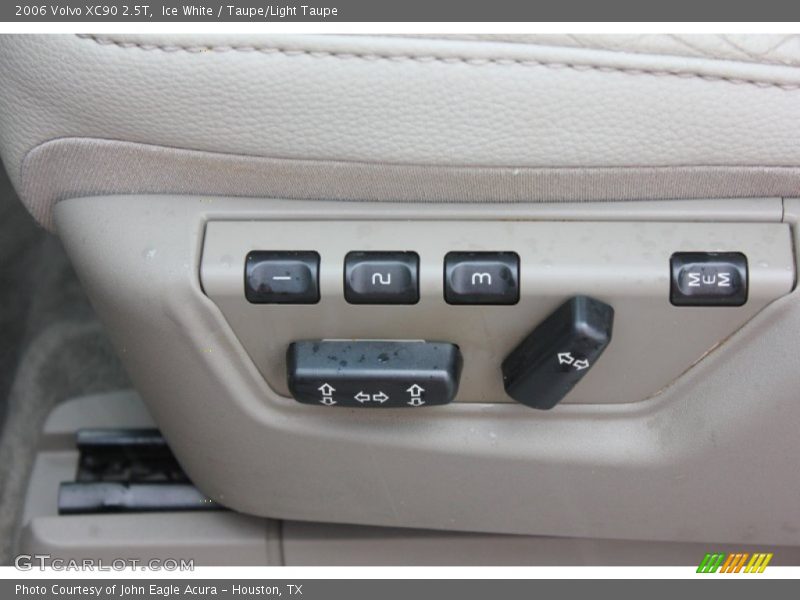 Ice White / Taupe/Light Taupe 2006 Volvo XC90 2.5T