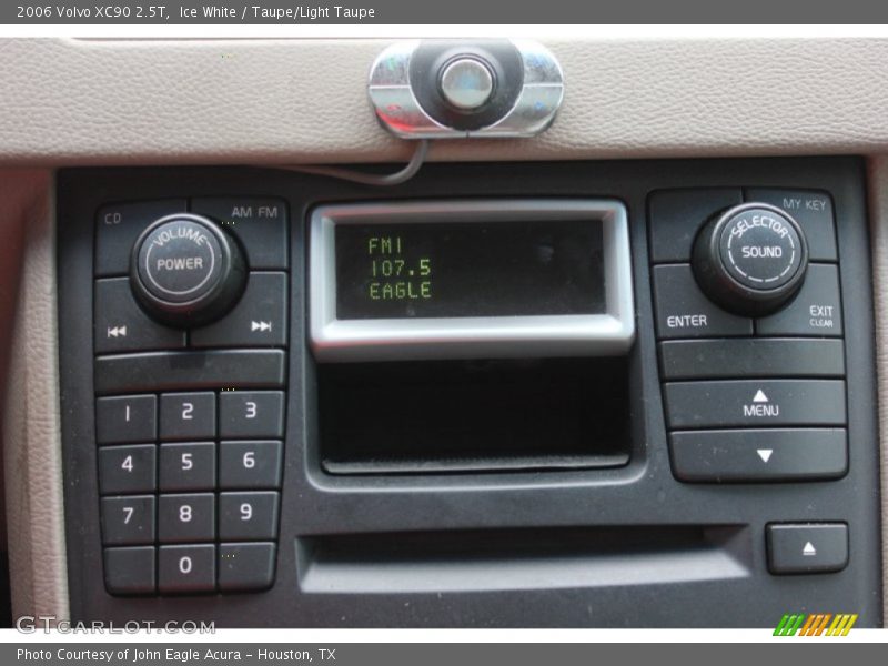 Ice White / Taupe/Light Taupe 2006 Volvo XC90 2.5T