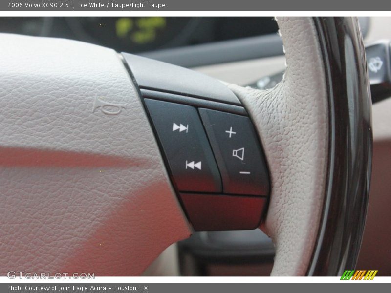 Ice White / Taupe/Light Taupe 2006 Volvo XC90 2.5T
