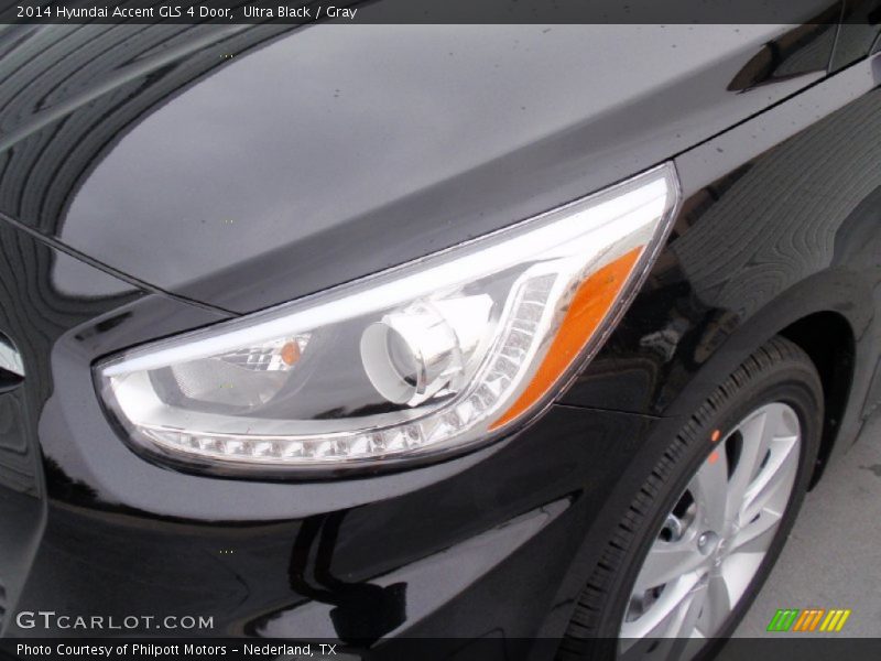 Ultra Black / Gray 2014 Hyundai Accent GLS 4 Door