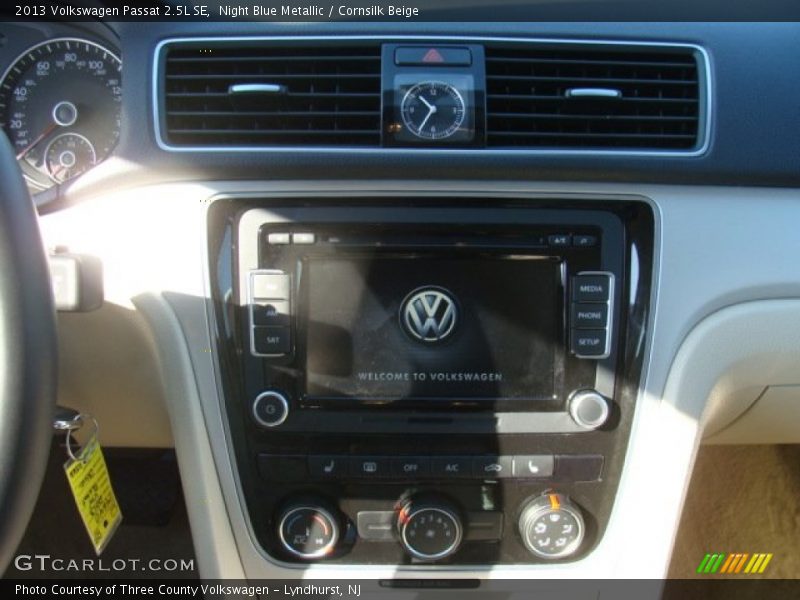 Night Blue Metallic / Cornsilk Beige 2013 Volkswagen Passat 2.5L SE