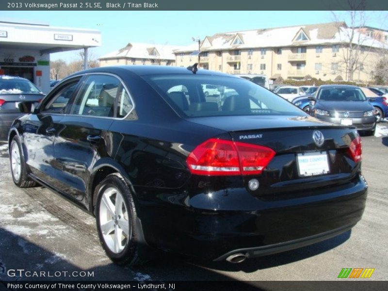 Black / Titan Black 2013 Volkswagen Passat 2.5L SE
