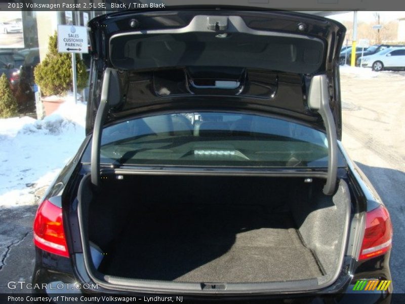 Black / Titan Black 2013 Volkswagen Passat 2.5L SE