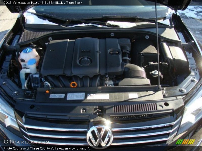 Black / Titan Black 2013 Volkswagen Passat 2.5L SE