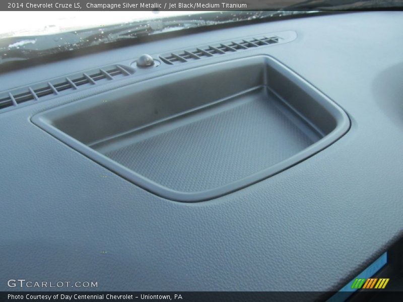 Champagne Silver Metallic / Jet Black/Medium Titanium 2014 Chevrolet Cruze LS
