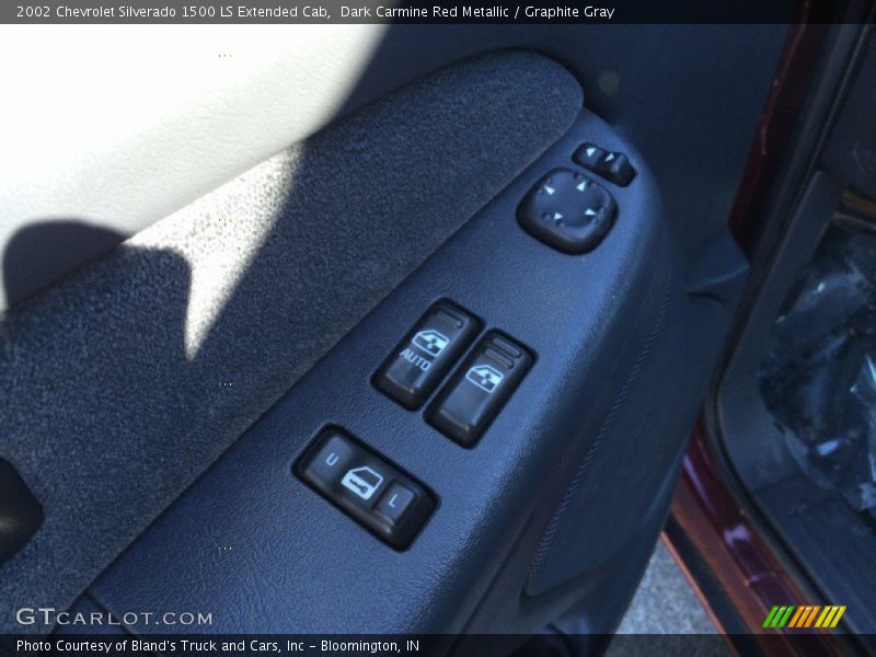 Dark Carmine Red Metallic / Graphite Gray 2002 Chevrolet Silverado 1500 LS Extended Cab