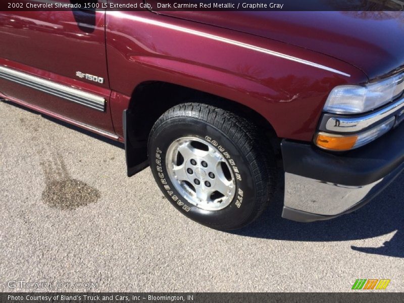 Dark Carmine Red Metallic / Graphite Gray 2002 Chevrolet Silverado 1500 LS Extended Cab