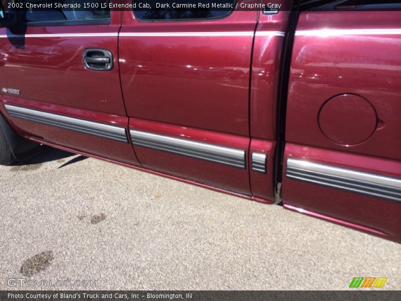 Dark Carmine Red Metallic / Graphite Gray 2002 Chevrolet Silverado 1500 LS Extended Cab