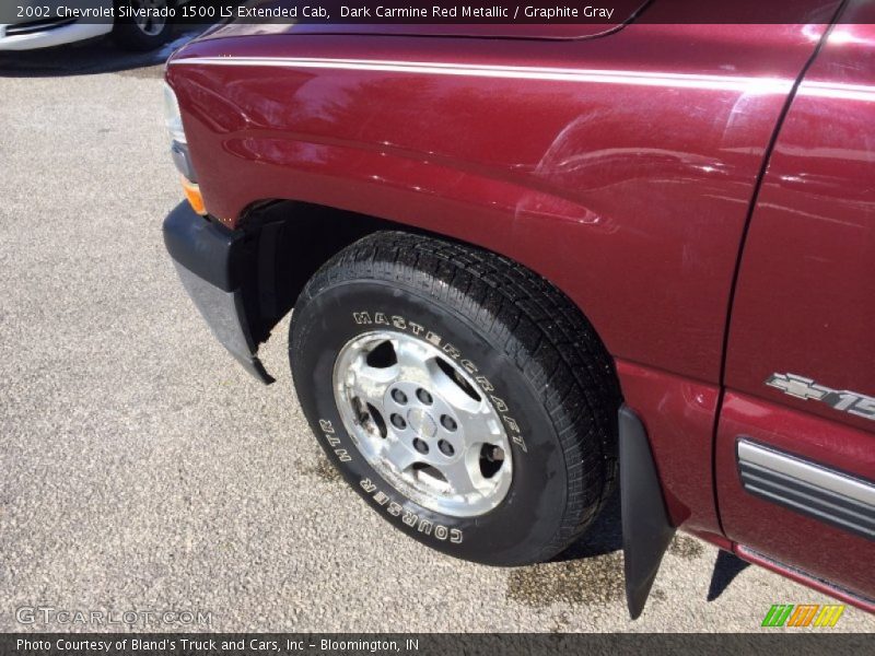 Dark Carmine Red Metallic / Graphite Gray 2002 Chevrolet Silverado 1500 LS Extended Cab