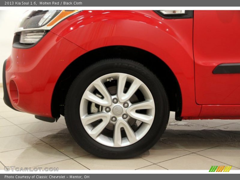 Molten Red / Black Cloth 2013 Kia Soul 1.6