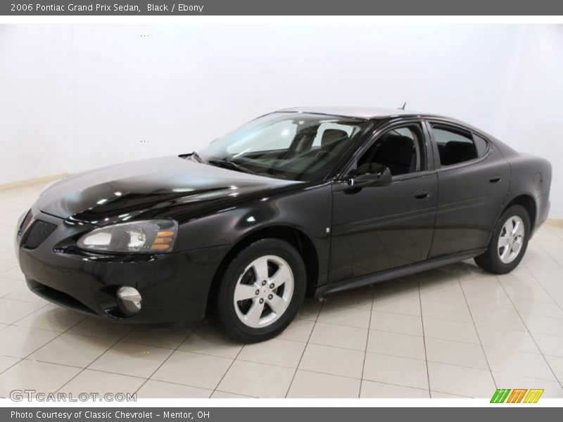 Front 3/4 View of 2006 Grand Prix Sedan