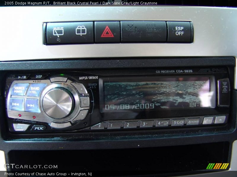 Brilliant Black Crystal Pearl / Dark Slate Gray/Light Graystone 2005 Dodge Magnum R/T