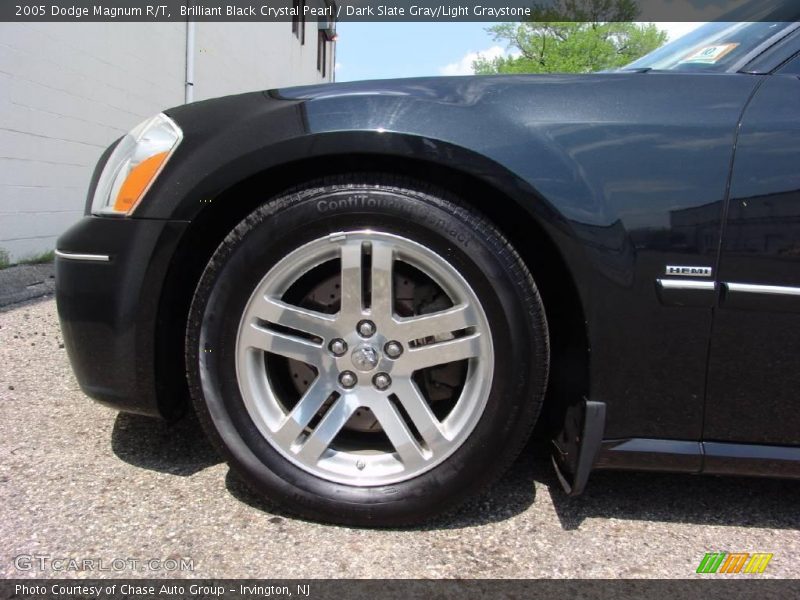 Brilliant Black Crystal Pearl / Dark Slate Gray/Light Graystone 2005 Dodge Magnum R/T
