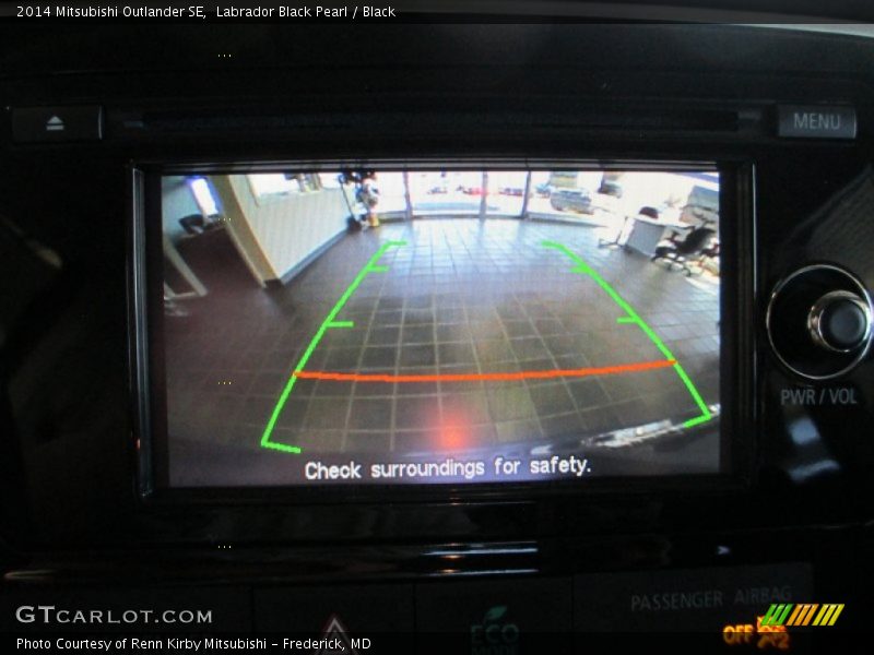 Labrador Black Pearl / Black 2014 Mitsubishi Outlander SE