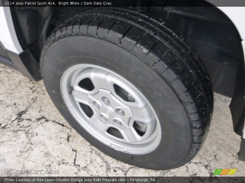 Bright White / Dark Slate Gray 2014 Jeep Patriot Sport 4x4