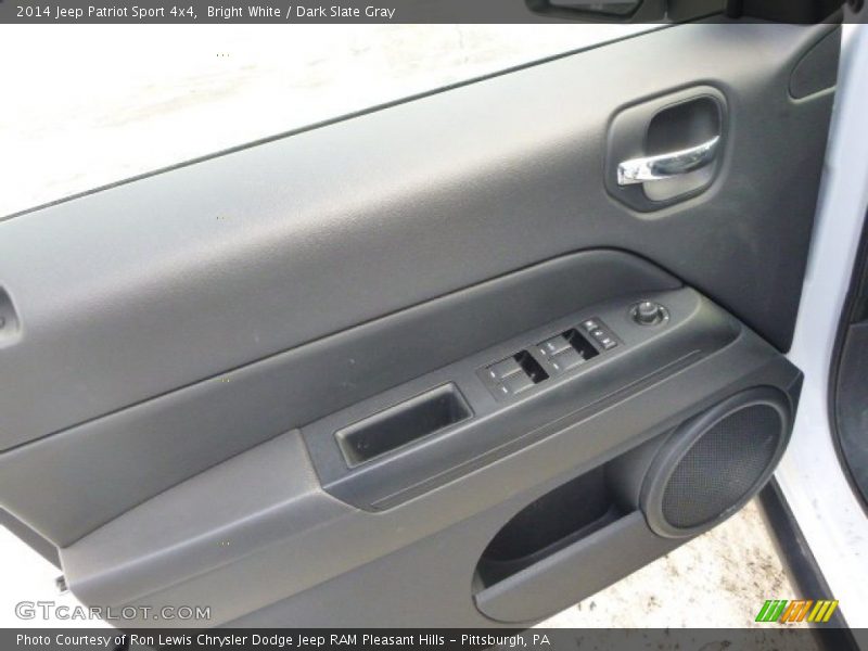 Bright White / Dark Slate Gray 2014 Jeep Patriot Sport 4x4
