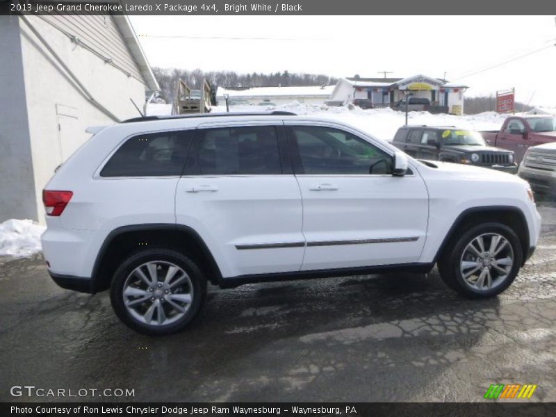 Bright White / Black 2013 Jeep Grand Cherokee Laredo X Package 4x4