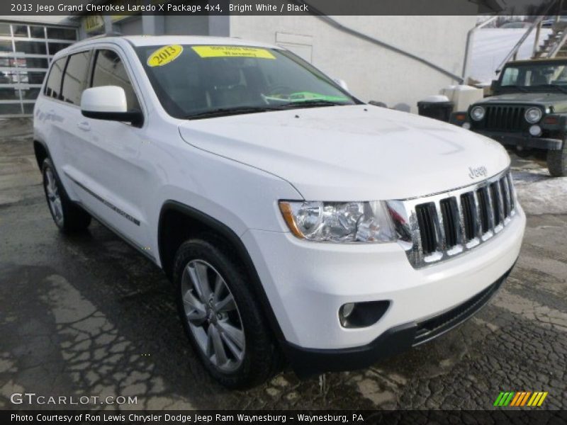 Bright White / Black 2013 Jeep Grand Cherokee Laredo X Package 4x4