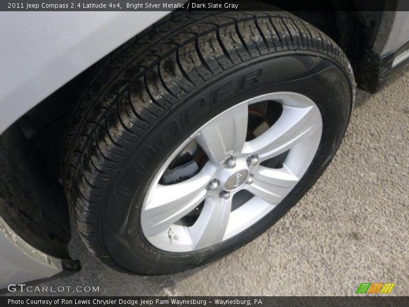 Bright Silver Metallic / Dark Slate Gray 2011 Jeep Compass 2.4 Latitude 4x4