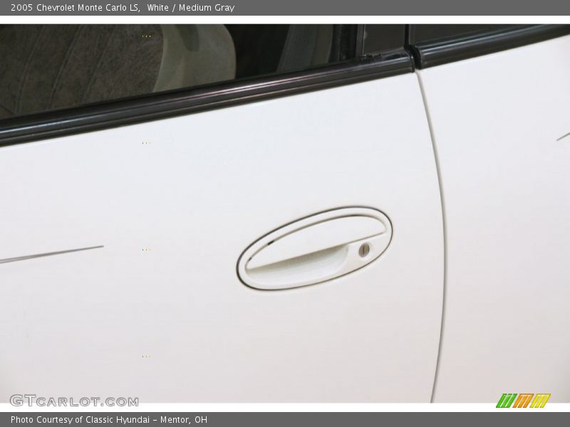White / Medium Gray 2005 Chevrolet Monte Carlo LS