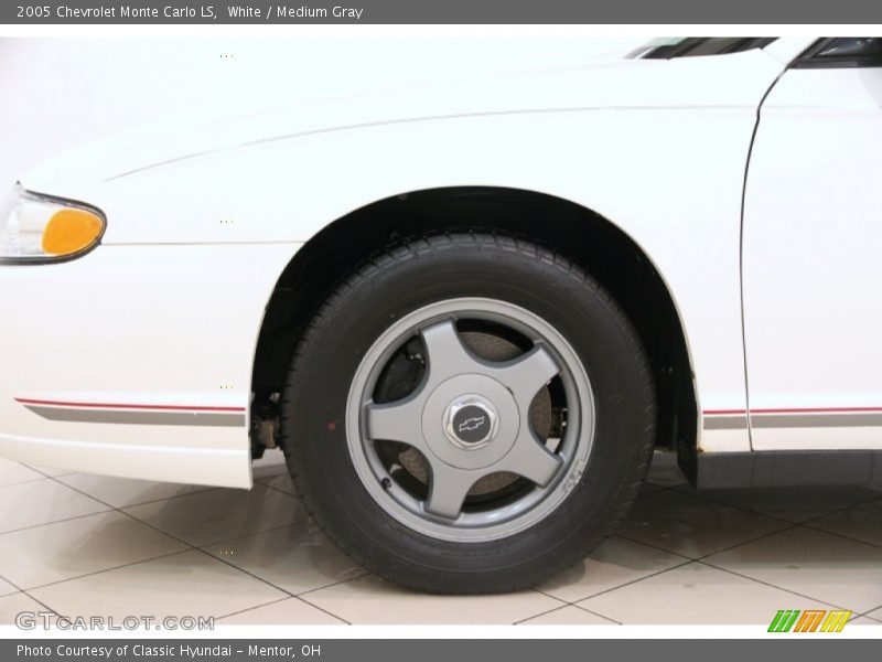 White / Medium Gray 2005 Chevrolet Monte Carlo LS