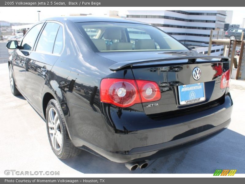 Black / Pure Beige 2005 Volkswagen Jetta 2.5 Sedan