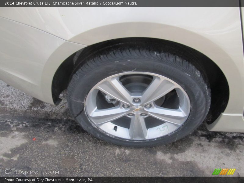 Champagne Silver Metallic / Cocoa/Light Neutral 2014 Chevrolet Cruze LT