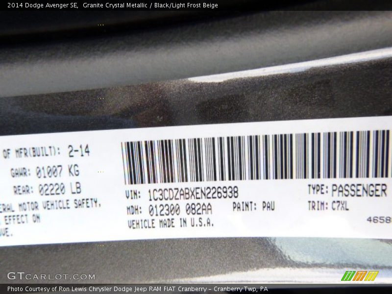 Granite Crystal Metallic / Black/Light Frost Beige 2014 Dodge Avenger SE