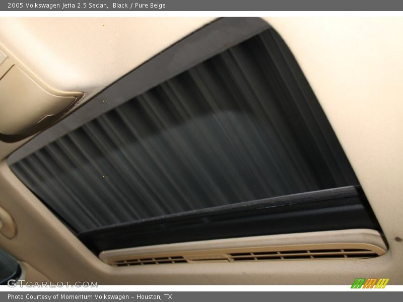 Black / Pure Beige 2005 Volkswagen Jetta 2.5 Sedan